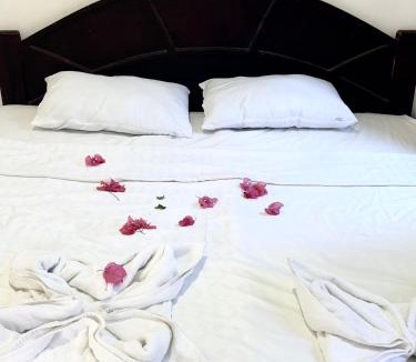 Labuhan Lombok Bed & Breakfast | Gina's Reading Homestay