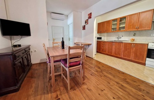 Golas Apartment | GINA Two-Bedroom Apartment