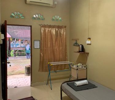 Kuala Tahan House | Ginger Guest Room