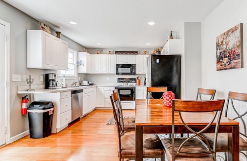 Helen House | Gingerbread Haus 1