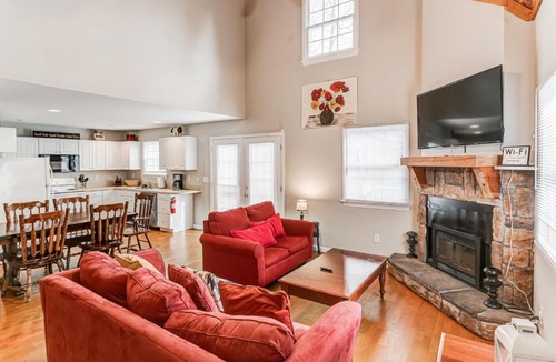 Helen House | Gingerbread Haus 2