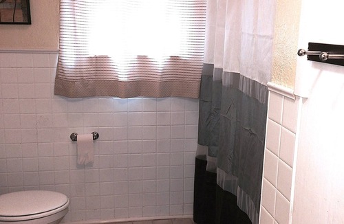 Northwest Los Angeles Heights House | Gingerbread House Large 2 bedroom 1 bath