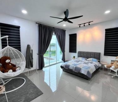 Larut House | GioiaHome with 6 Bedrooms