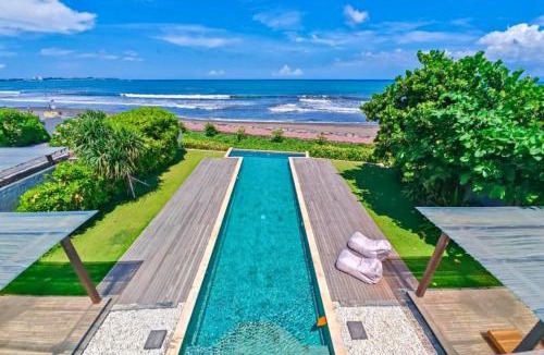 Ketewel Villa | Giralda Beachfront 2 BR Private Pool Villa