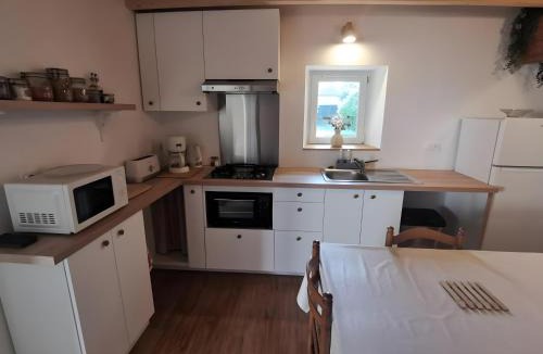 Saint-Hilaire-de-Villefranche House | Gite Du Figuier