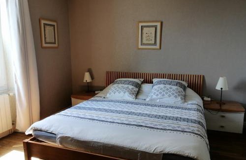 Saint-Jory-de-Chalais House | Gite à la ferme