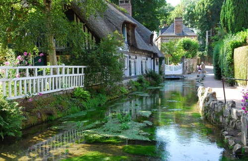 Saint-Valery-en-Caux Apartment | Gîte 100m from the sea, center