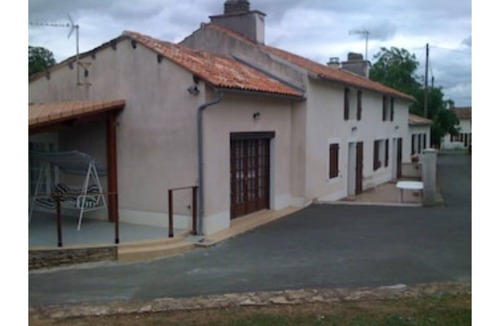 Aslonnes House | 'Gite 2' (4 people), La Balaise