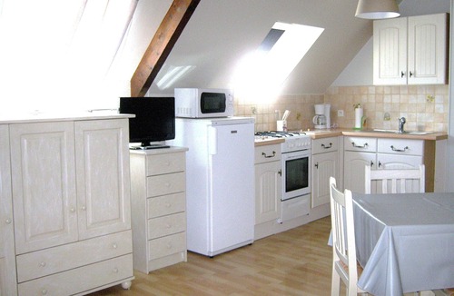 Saint-Paul-du-Vernay Apartment | GITE 2* in the countryside, 8 kms from BAYEUX, LANDING BEACHES.