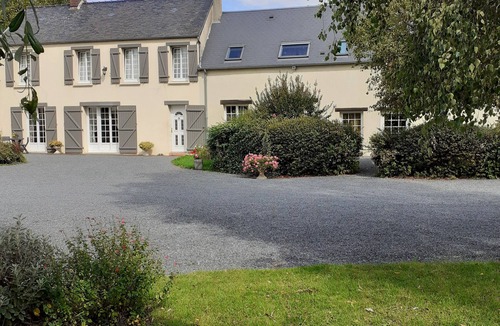 Saint-Paul-du-Vernay Apartment | GITE 2* in the countryside, 8 kms from BAYEUX, LANDING BEACHES.