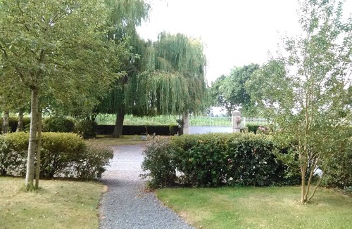Saint-Paul-du-Vernay Apartment | GITE 2* in the countryside, 8 kms from BAYEUX, LANDING BEACHES.