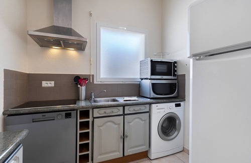 Olonne-sur-Mer Cottage | Gîte 2 with Private Terrace and Wi-Fi