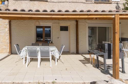 Saint-Sauveur-de-Cruzieres Apartment | Gite 3 - Lavande