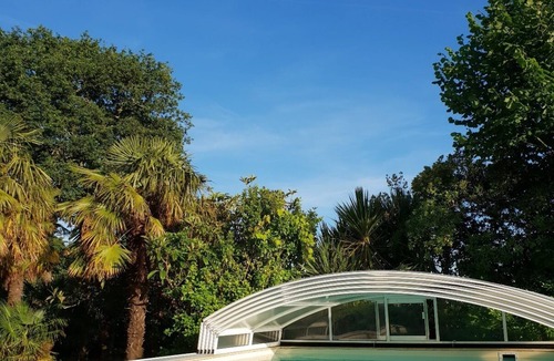 La Roche-sur-Yon Apartment | Gîte 3 pers Bornéo - Relaxation with heated swimming pool and secure parking lot