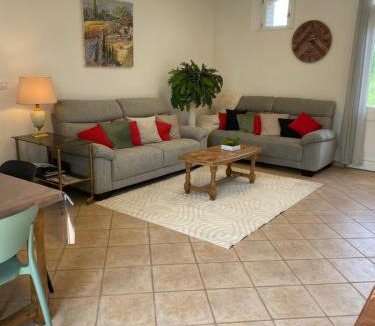 Saint-Quentin-des-Pres Apartment | gite 4 chambres avec salle de douche et WC privative