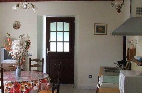 Chateau-Verdun House | Gite 4 - Le Cairn - bed and breakfast