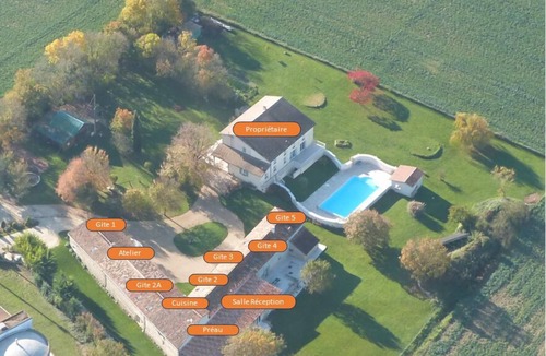 Saint-Pierre-d'Amilly House | Gite 4: Swallows 4 bedrooms for 10 people