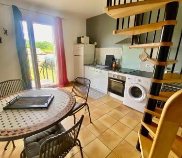 Alba-la-Romaine Apartment | Gite 4p, 2 chambres, jardin, piscine à partager