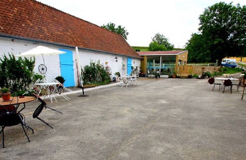 Boufflers Apartment | Gite 5 Pers Indoor and Heated Pool