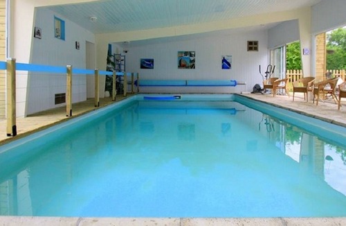 Boufflers Apartment | Gite 5 Pers Indoor and Heated Pool