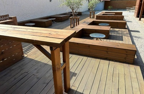 Yvre-le-Polin Cottage | Gite 55 Couchages Salle 200 m2