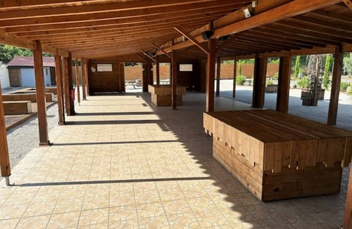 Yvre-le-Polin Cottage | Gite 55 Couchages Salle 200 m2