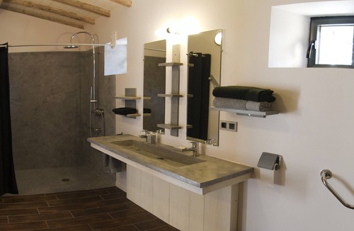 Chambretaud Cottage | Gite 6km from puy du fou with private pool and disabled accessible jacuzzi
