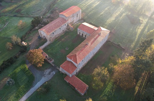 Bournezeau House | GITE A L'ABBAYE