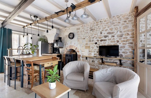 Vouneuil-sous-Biard House | Gîte “À La Tite Boulite” with Shared Pool, Private Terrace, and Wi-Fi