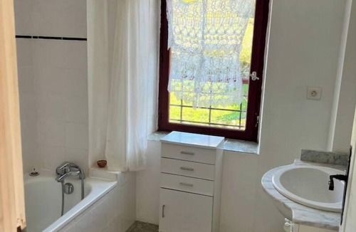 Avene Cottage | Gite abeille, Comfortable and quiet house