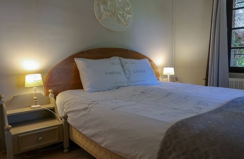 Sauveterre-la-Lemance Other | Gite, adults only, border of the Dordogne and the Lot-et-Garonne. Sorry no pets.