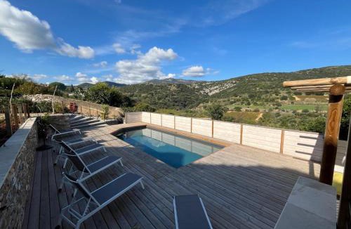 Montpeyroux House | Gite Aigues Vives - Les Jardins