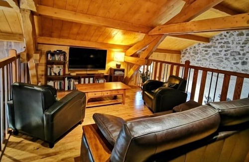 Allegre House | Gite Allègre, 5 bedrooms, 12 persons