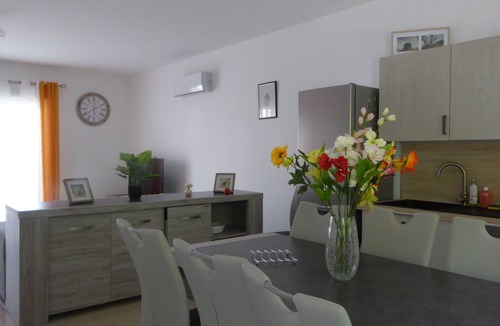 Salleles-d'Aude Apartment | Gîte Ambroisie great comfort with a view on the vineyard