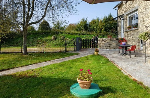 Antoigny Cottage | Gite Antoigny, 2 bedrooms, 5 persons