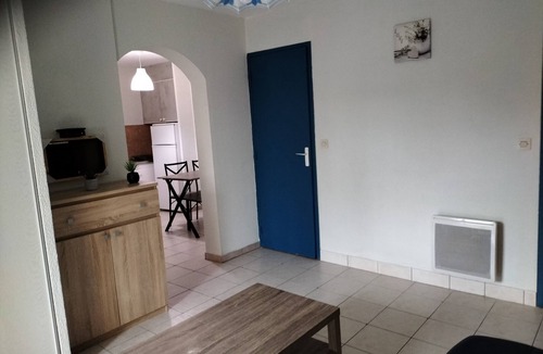 Lablachere Apartment | Gite Ardèche Sud with swimming pool, tennis, playground