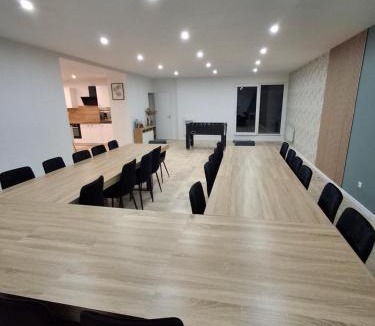 Haybes House | Gite Ardennais 18 personnes "les gronchons"