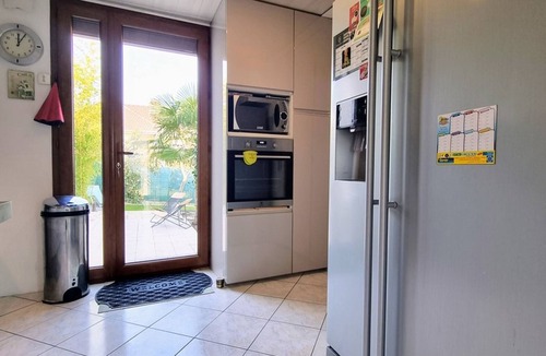 Bezons Cottage | Gite Argenteuil, 3 bedrooms, 6 persons