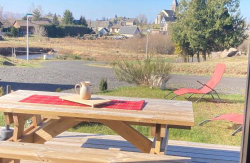 Saint-Genes-Champespe Ski Chalet | Gite Artense lodge