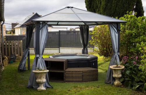 Kermaria-Sulard House | Gite Atelier La Croix Blanche