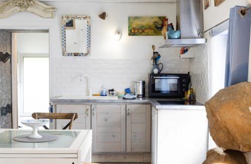 Kermaria-Sulard House | Gite Atelier La Croix Blanche