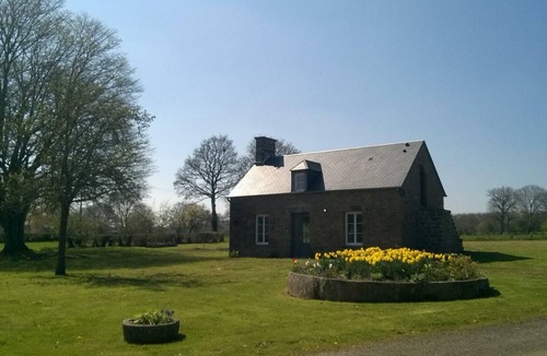 La Carneille Cottage | Gite Athis-Val de Rouvre, 2 bedrooms, 4 persons