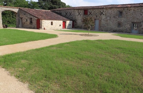 Les Herbiers House | Gite Athos