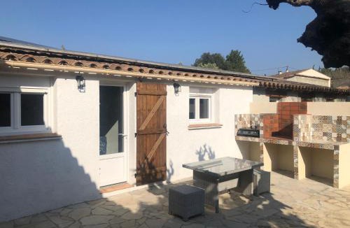 Le Pouget House | gite Au Bout du Chemin