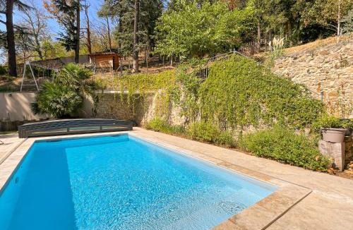 Vienne House | gite au chat bûcheron