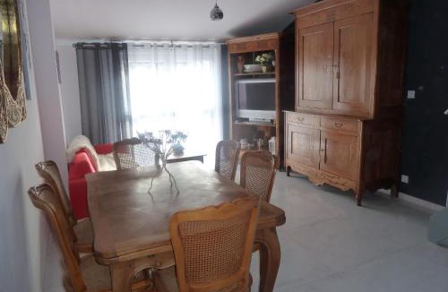 La Meilleraie-Tillay Apartment | Gite Au Cheval D'or
