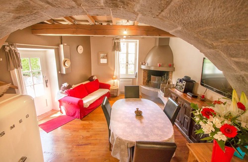 Montolieu House | Gite Au fil de l'eau, a haven of peace in Montolieu with swimming pool.