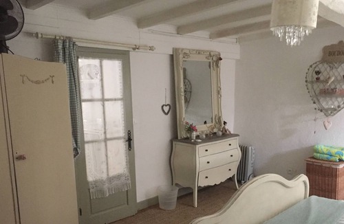 Monflanquin Cottage | Gite Au Lauche, Monflanquin Sleeps 2