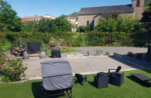 Tournemire House | Gite Aux Tourterelles