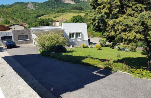 Tournemire House | Gite Aux Tourterelles